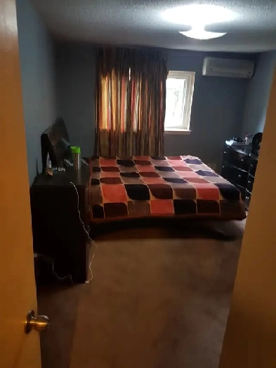 Room Scarboro $750 CLEAN QUIET WORKING PERSON Image# 2