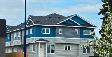 Luxury 2 Bedroom townhouse close to LRT station Image# 2