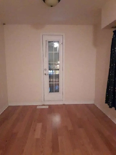 PRIVATE Room available in Scarborough Image# 2