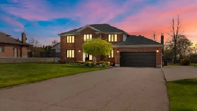 Spacious Home on Nearly 1 Acre! Image# 2