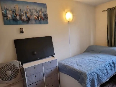 Furnished sharing room near Square One Image# 2
