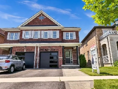 ✨STYLISH AND SPACIOUS 3 BR FULL BRICK FREEHOLD SEMI DETACHED! Image# 4