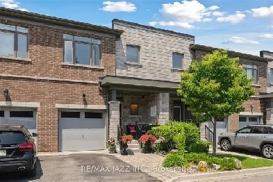 ⚡SPACIOUS AND BRIGHT 3 BDRM TOWNHOUSE IN PORT WHITBY AREA! Image# 5