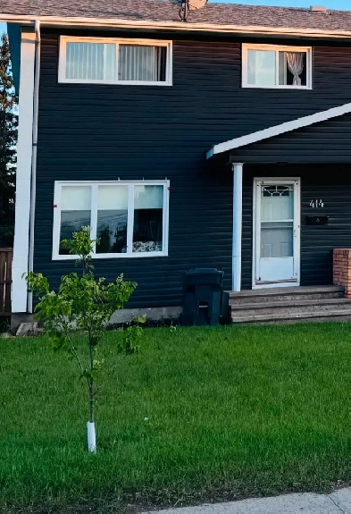 Yorkton 3 bedroom townhouse Image# 1