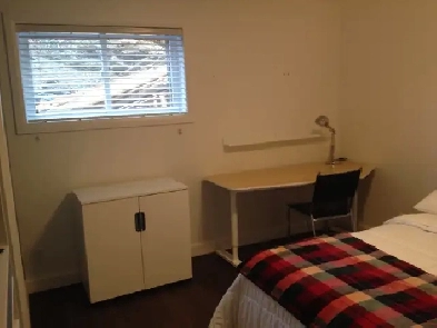 Chambre à louer avec salle de bain privée au centre-ville Lévis Image# 3