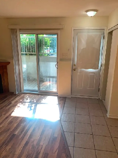 Plateau area of Hull one bedroom with parking and fireplace Image# 7