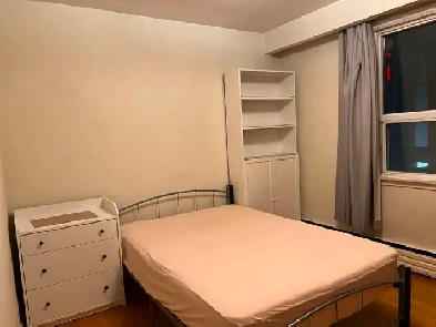 $900 Nice room for rent in Downtown of Toronto . (M6J 3C8) Image# 4