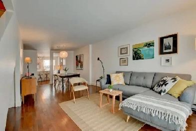 Magnifique condo sur 2 niveaux, 3 chambres – situé à La Petite-B Image# 1