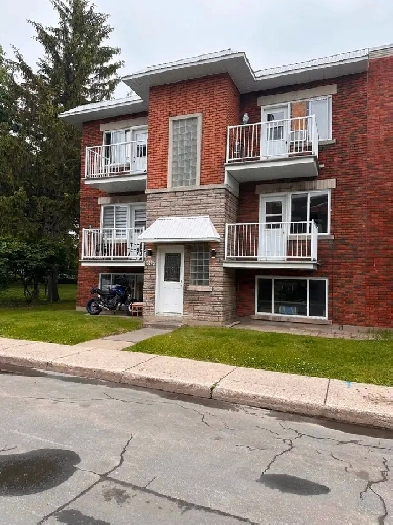 3 1/2 renovated in Verdun $1,300 a month Image# 1