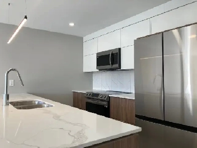 TWO bedrm plus DEN apartment located in SHIRAZ GARDENS 50 Plus Image# 2