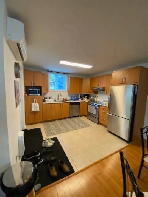 Grand 4.5 Brossard (près du dix30) Image# 1