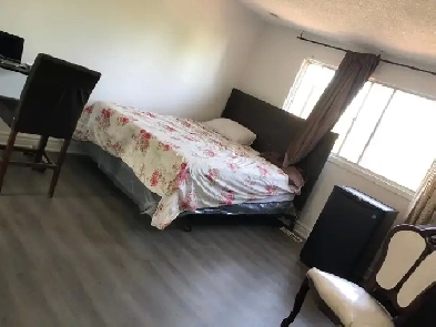 large room for rent Image# 3