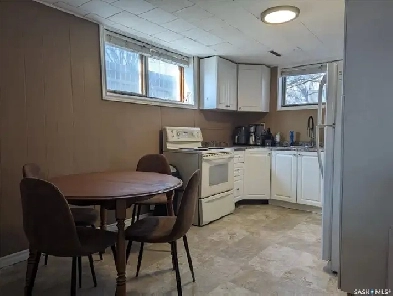 2-Bedroom Basement Suite - Kelsey Woodlawn! Image# 1