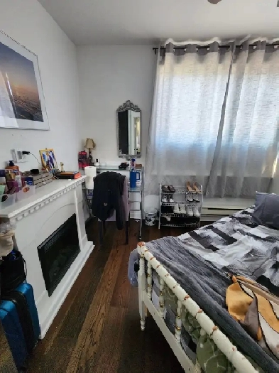 St Clair W at Winona  dr mn flr furn'd private room for girl Image# 8