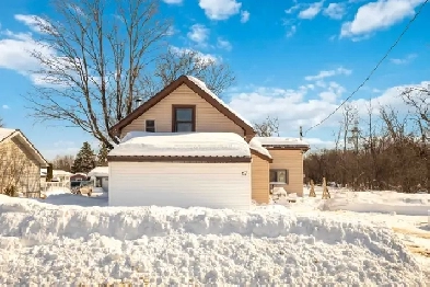 Bungalow in the Heart of Fenelon Falls For Sale Image# 7