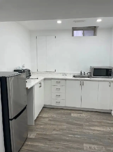 Spacious 2 bedroom basement unit for Rent - All inclusive Image# 5