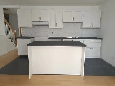 Townhouse with 3 bedrooms and 1 bathroom Image# 3