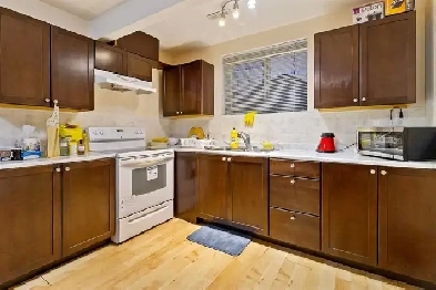 One bedroom basement suite at Sherwood. Image# 2