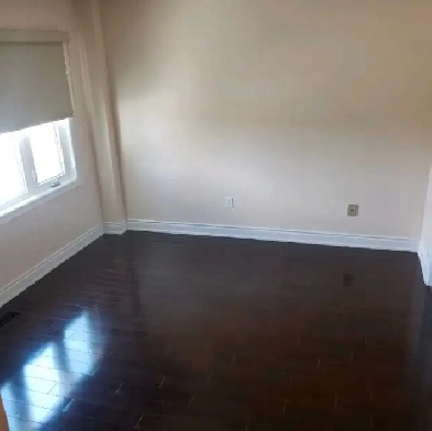 Master bedroom with ensuite washroom for rent from $425/m Image# 1