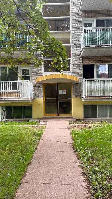 1350$/mois-poêle/frigo/chauffage Image# 3