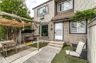 Master Bedroom for rent in shared townhouse $950 - Close to UoG! Image# 1
