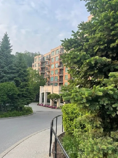 Luxury Living at ' The Ravines of Hillside' Image# 19