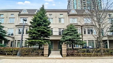 1 Bed   DEN   Parking in the Heart of Bayview Village Image# 3