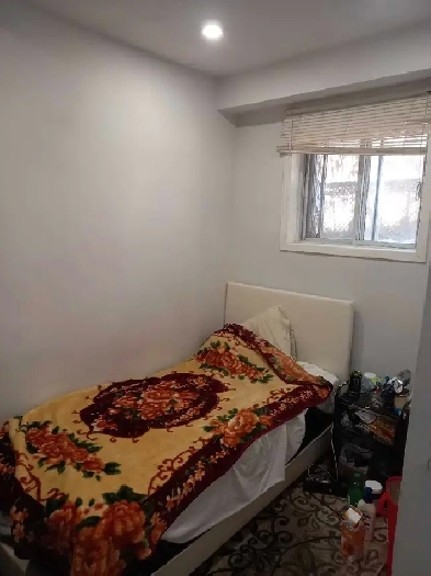 Colocation chambre 4 et demi Saint Laurent Image# 1