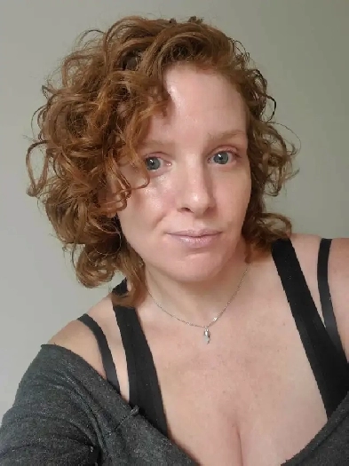 Mature 41 yo woman seeking roommate(s) in Montréal Image# 6