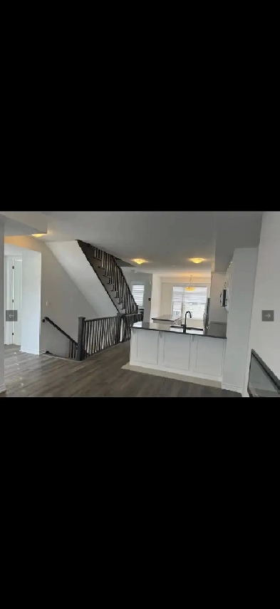 Master bedroom for rent- Sandalwood and Mississauga road Image# 1