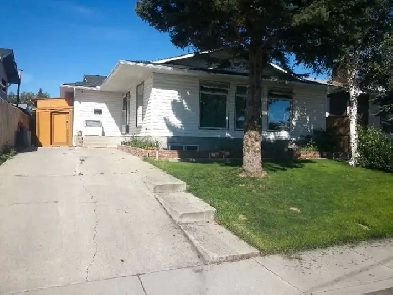 Bungalow Home for Sale Image# 1