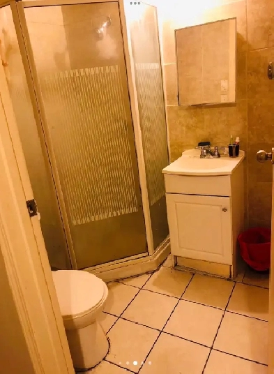 Room for rent in Crescent Heights NW Image# 4