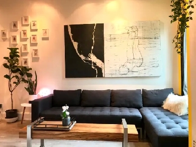 Stylish 2 Bedroom Condo in Trendy Queen West – Modern, Artistic Image# 4