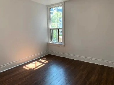 room for rent Image# 6