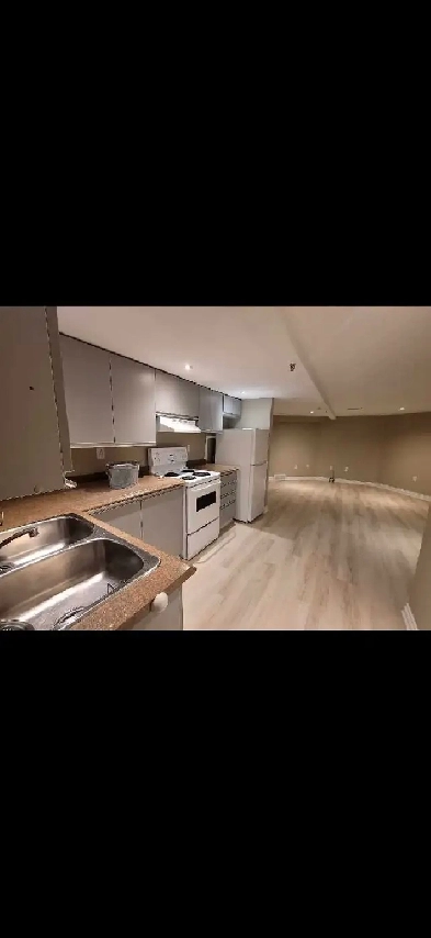 1 Bedroom ALL INCLUSIVE Basement Apartment - Renovated Image# 9