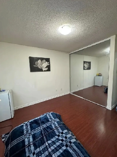 Private Main floor room  for rent Image# 1