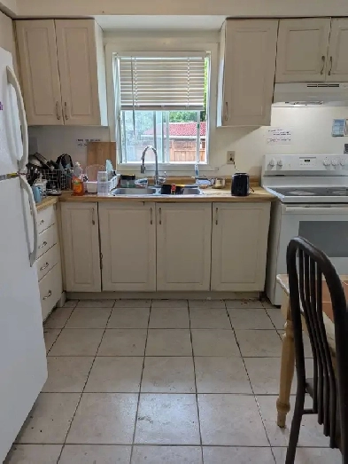 Private Room in House Basement, Mississauga Meadowvale, Parking Image# 1