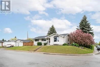 MAIN FLOOR  with 3 bed room 1.5 bath of a a bungalow house Image# 1