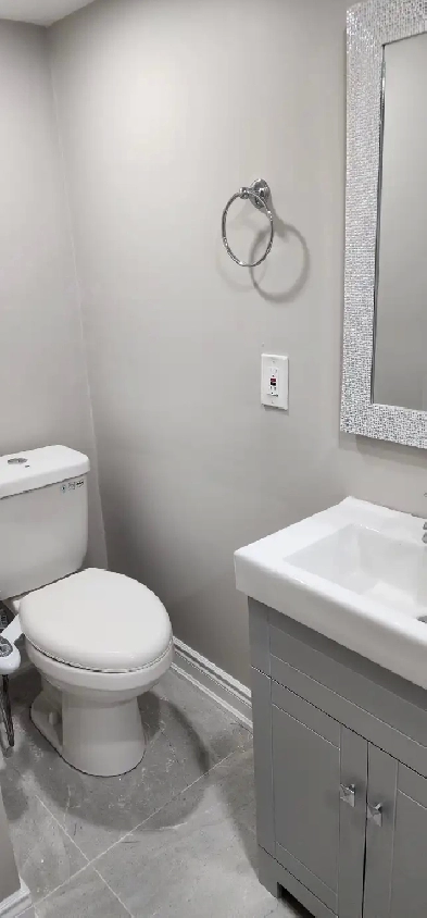 2 BHK basement for rent in mississauga, 4 kmtr from airport Image# 1