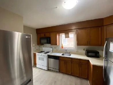 Private Room Boys Main Level For Rent At Port Credit Mississauga Image# 1