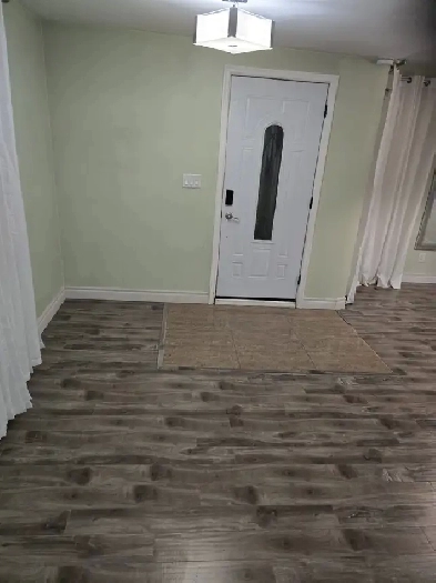 Large 1 Bedroom   Den in Oshawa Image# 7