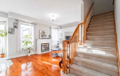 House for rent (upper level) in Mississauga Image# 1