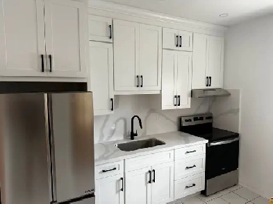 FULLY RENOVATED 2 BED 2 BATH HOME BARTON ST E & BIRCH AVE AREA Image# 1