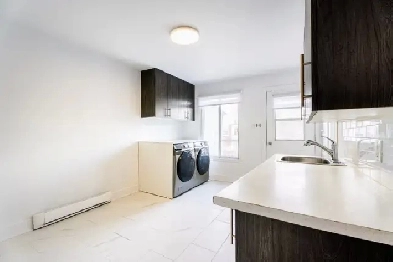 3 1/2 renovated, 4 new appliances, 1 minute from metro station Image# 7