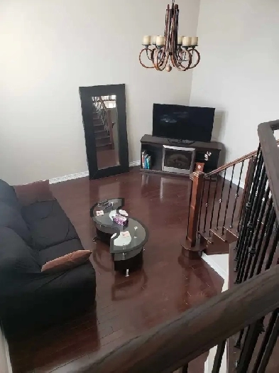 $ 875. July 1st. Furnished bedroom in luxury home. Image# 1