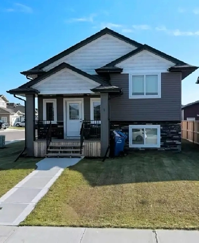 Beautiful main floor suite for rent in Penhold! Image# 1