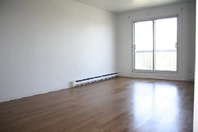 A VALLEYFIELD - Jolie et grand 31/2  , dispo  IMMEDIATEMENT Image# 8