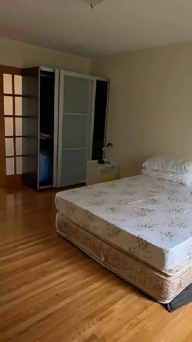 1 Bedroom with ensuite living room and washroom Image# 6