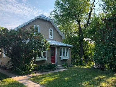 waterfront house for sale st Boniface Winnipeg Seine river Image# 1