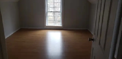 Port Perry Downtown – Beautiful 2 Bedroom Apartment   Sunroom Image# 4